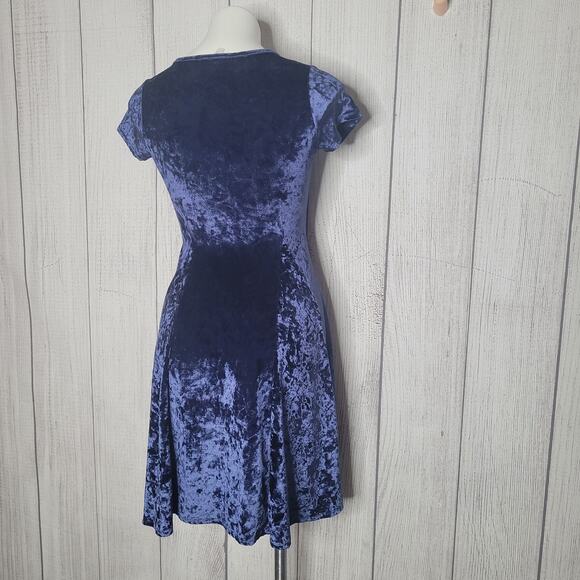 Vintage 90s Y2K Blue Crushed Velvet Short Sleeve Fit And Flare Mini Dress No Tag - Picture 5 of 6